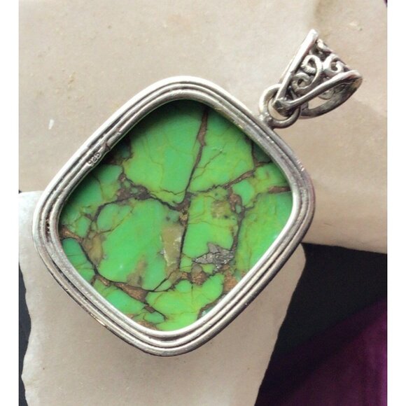 Gaspeite Sterling Silver Pendant With Intricate Bail Design - Picture 3 of 6